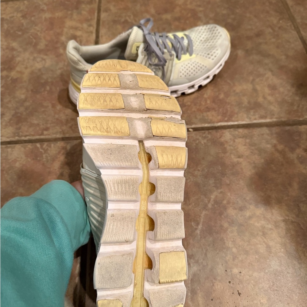 On Running Women's Swift Running Shoes - Cream and Yellow - Picture 8 of 8